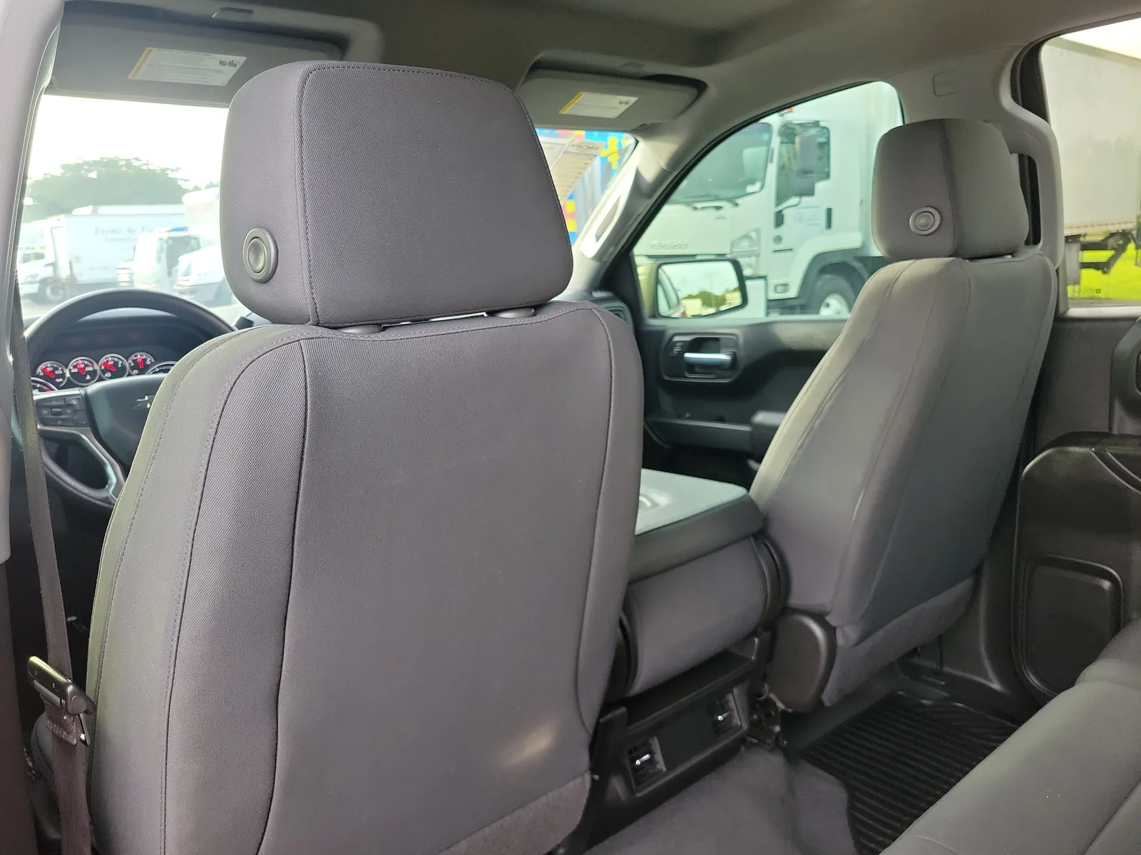 2021 Chevrolet Silverado 1500 Custom photo 17