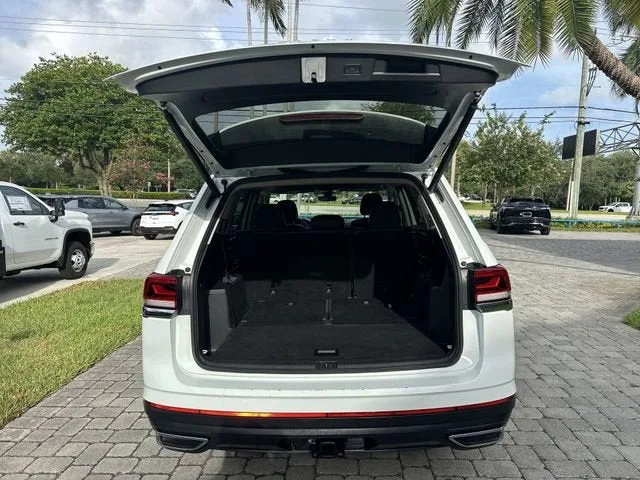2024 Volkswagen Atlas 2.0T SE w/Technology photo 28