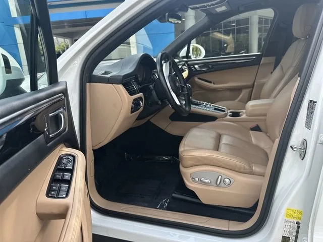 2020 Porsche Macan 4DR AWD photo 22