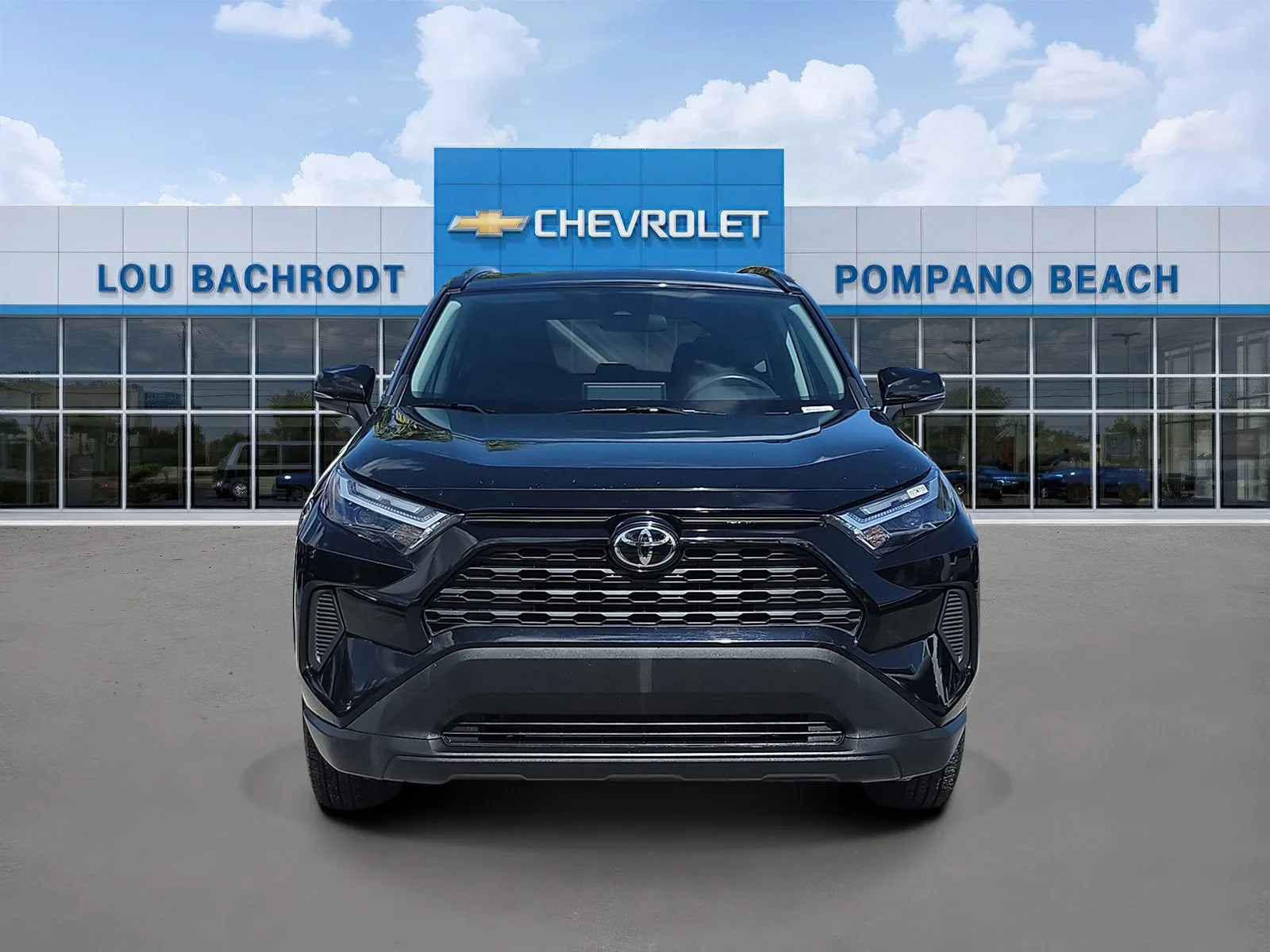 2024 Toyota RAV4 XLE photo 2