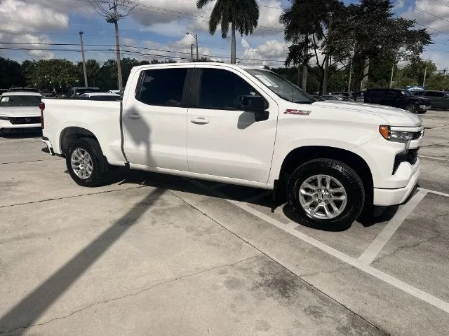 2024 Chevrolet Silverado 1500 RST photo 15