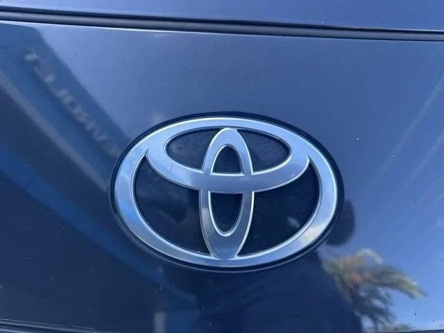 2025 Toyota Camry LE photo 10
