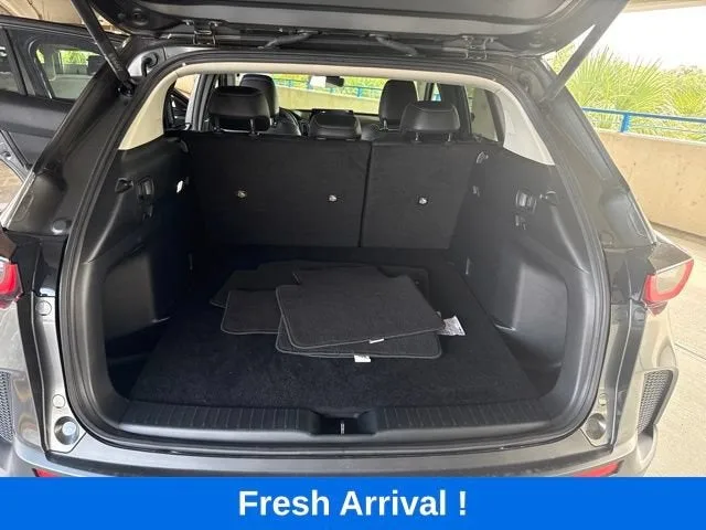 2025 Mazda CX-50 2.5 S Premium Package photo 4