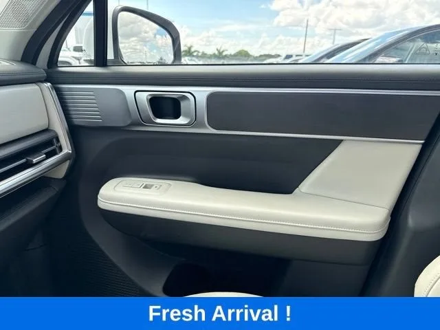 2025 Hyundai Santa Fe SEL photo 10