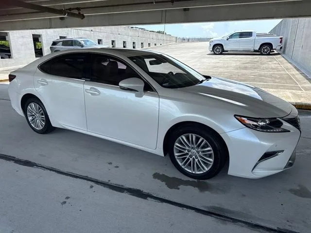 2017 Lexus ES ES 350 photo 16