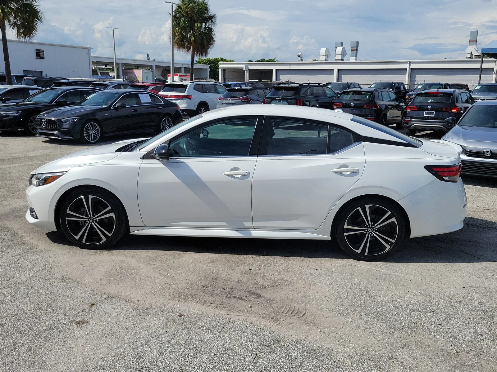 2021 Nissan Sentra SR photo 6