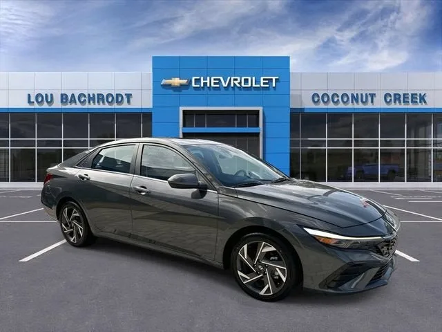 2025 Hyundai Elantra SEL Convenience photo 2