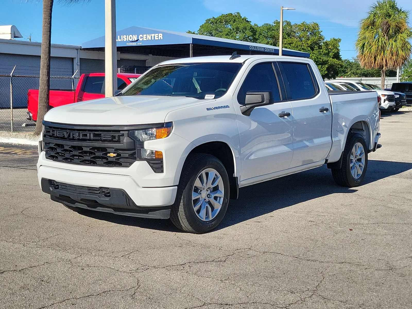 2023 Chevrolet Silverado 1500 Custom photo 5
