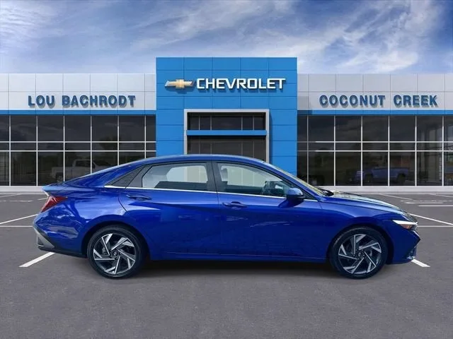 2025 Hyundai Elantra SEL Convenience photo 9