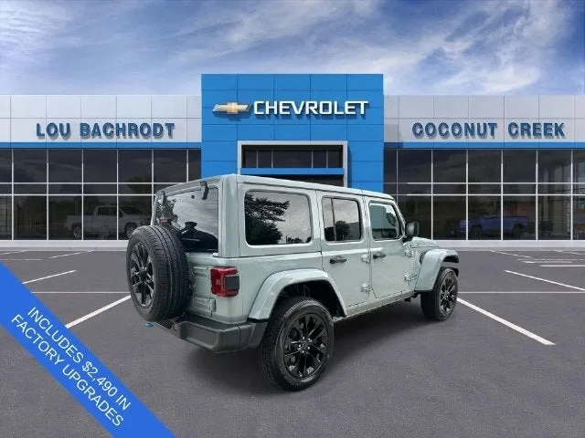 2024 Jeep Wrangler 4xe Sahara photo 8