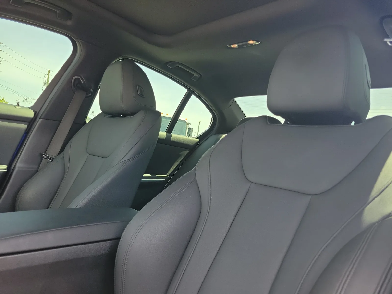 2020 BMW 3 Series 330i photo 21