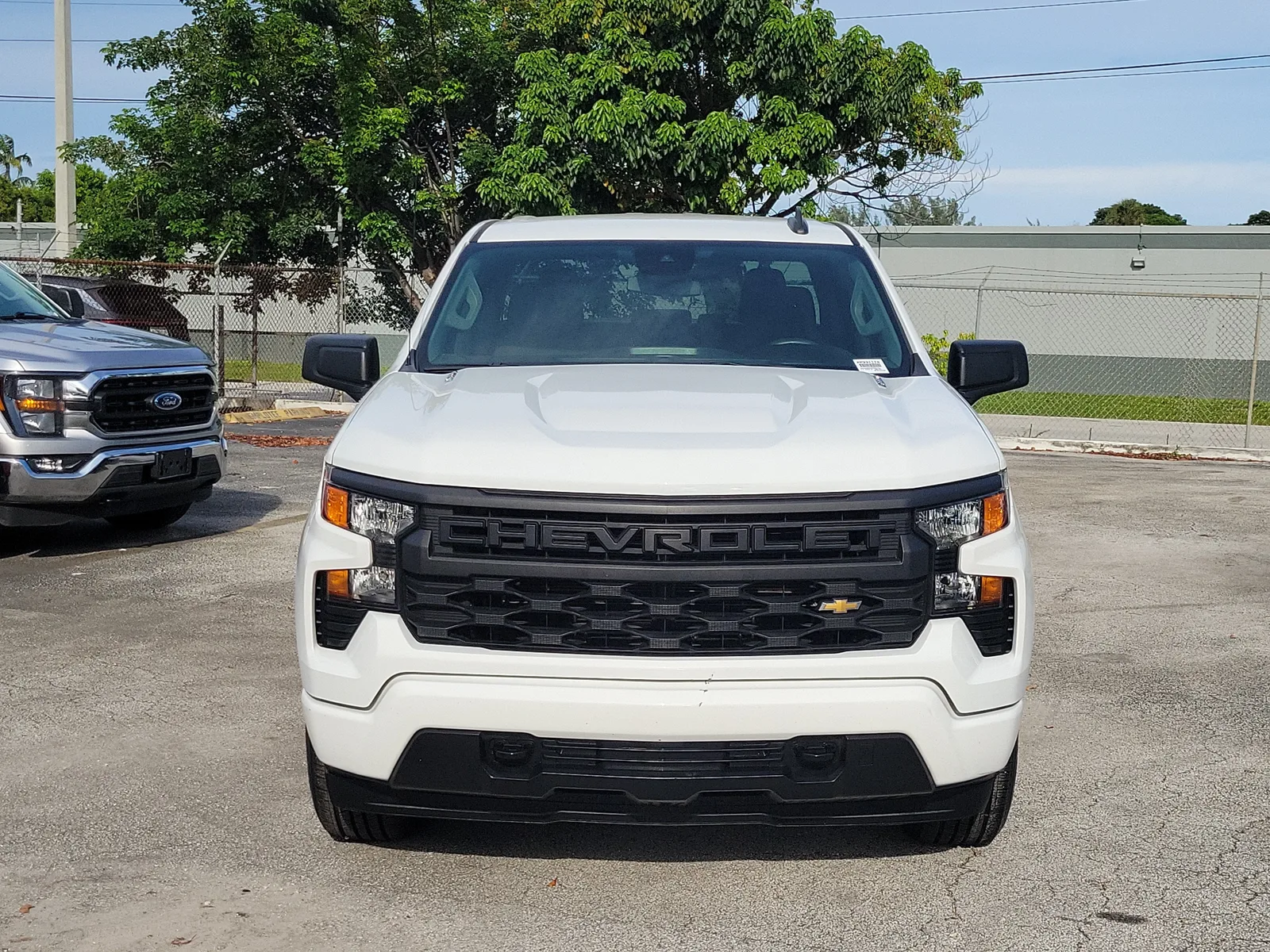 2025 Chevrolet Silverado 1500 Custom photo 8