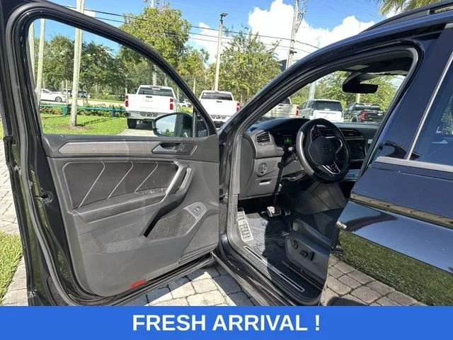 2022 Volkswagen Tiguan SE R-Line Black photo 22