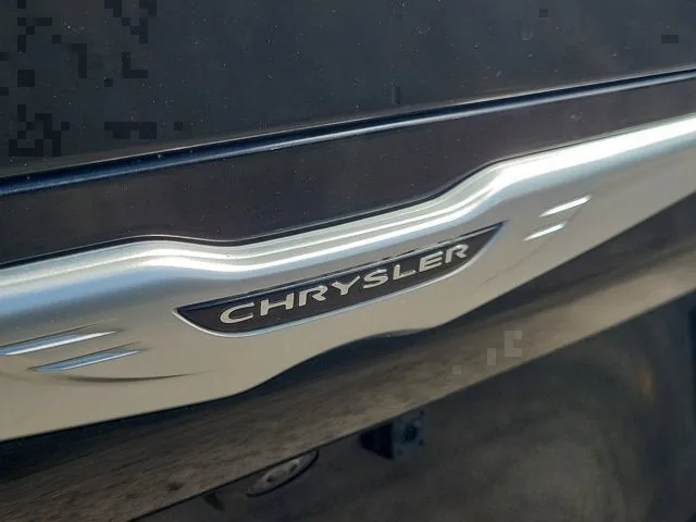 2023 Chrysler Voyager LX photo 10