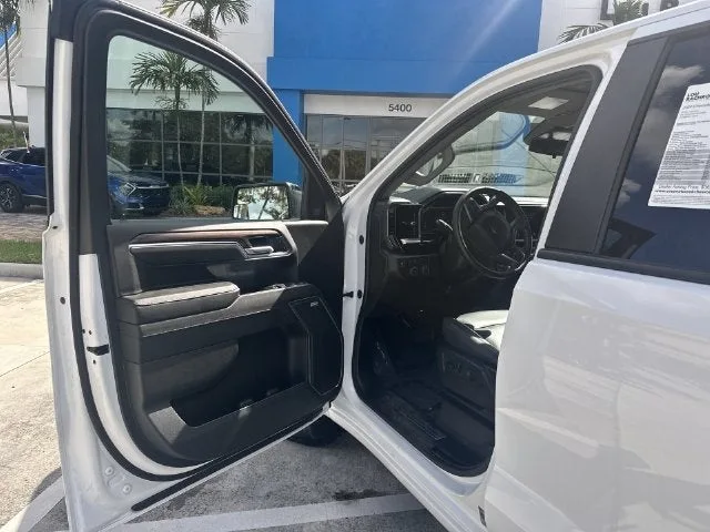 2024 Chevrolet Silverado 1500 RST photo 22
