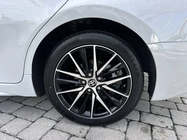 2024 Toyota Camry SE photo 11
