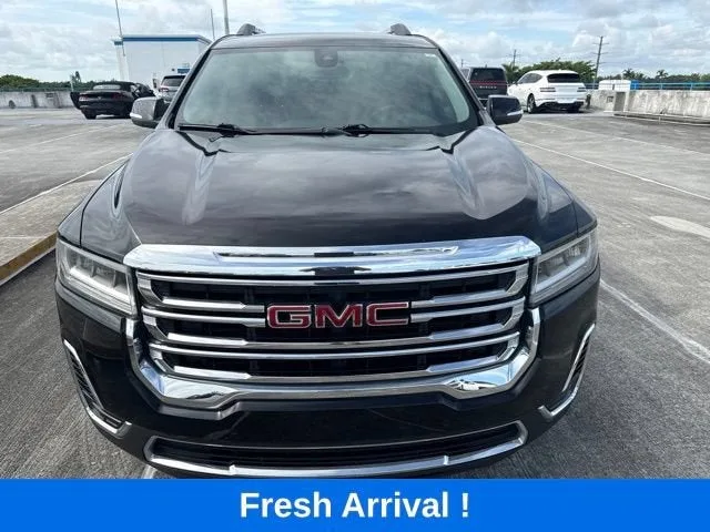2023 GMC Acadia SLE photo 17