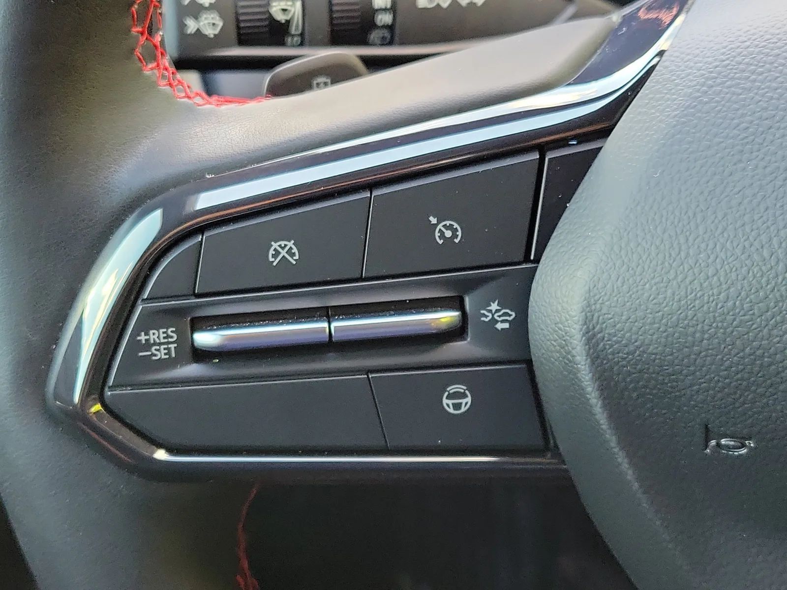 2024 Chevrolet Equinox EV RS photo 27