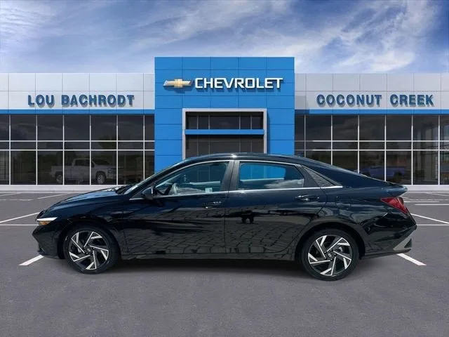 2025 Hyundai Elantra SEL Convenience photo 5