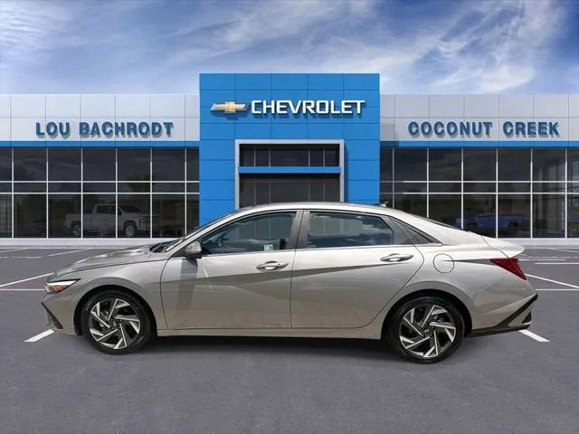 2025 Hyundai Elantra SEL Convenience photo 5