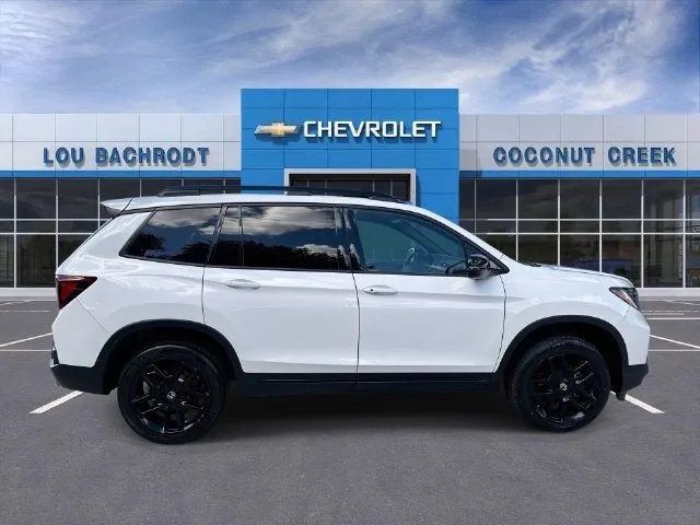 2024 Honda Passport Black Edition photo 9