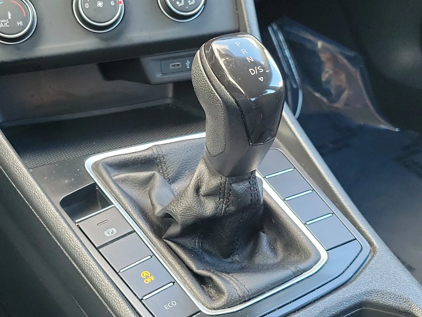 2023 Volkswagen Jetta S photo 31