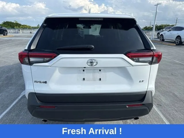 2024 Toyota RAV4 LE photo 16