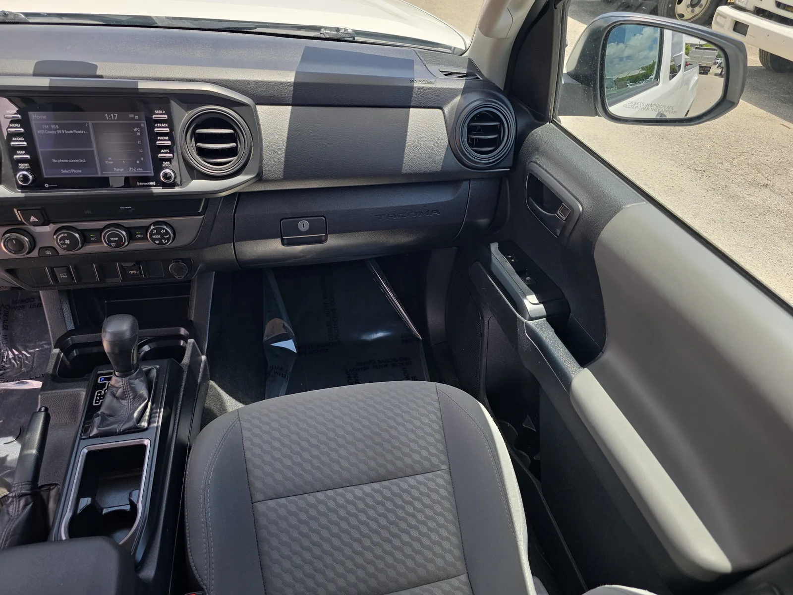 2021 Toyota Tacoma 4WD SR photo 18