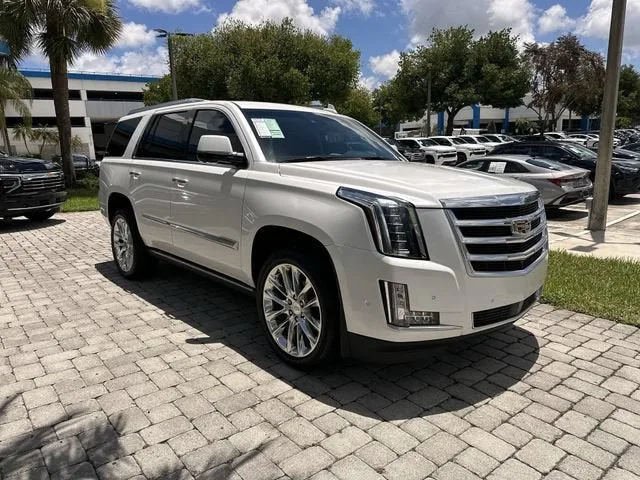 2018 Cadillac Escalade Premium Luxury photo 16