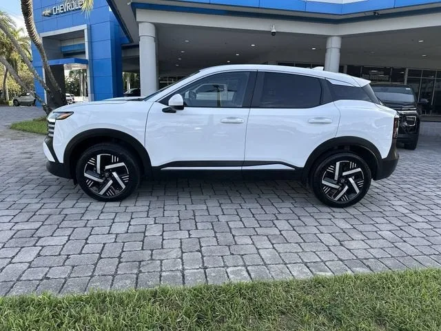 2025 Nissan Kicks SV photo 31