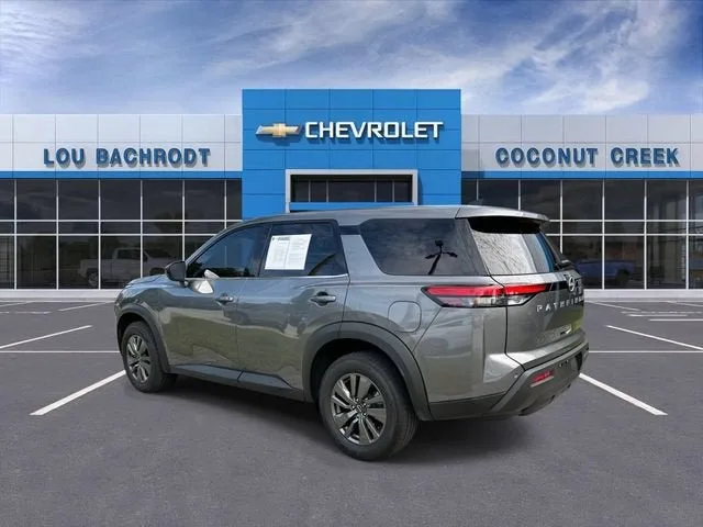 2024 Nissan Pathfinder S photo 6