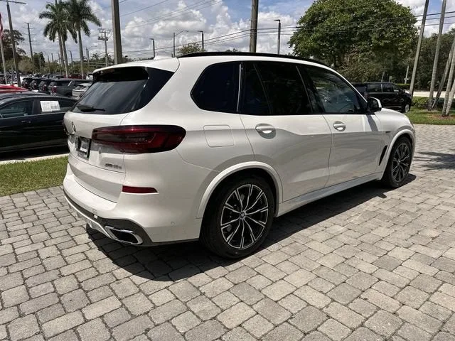 2022 BMW X5 xDrive45e photo 38