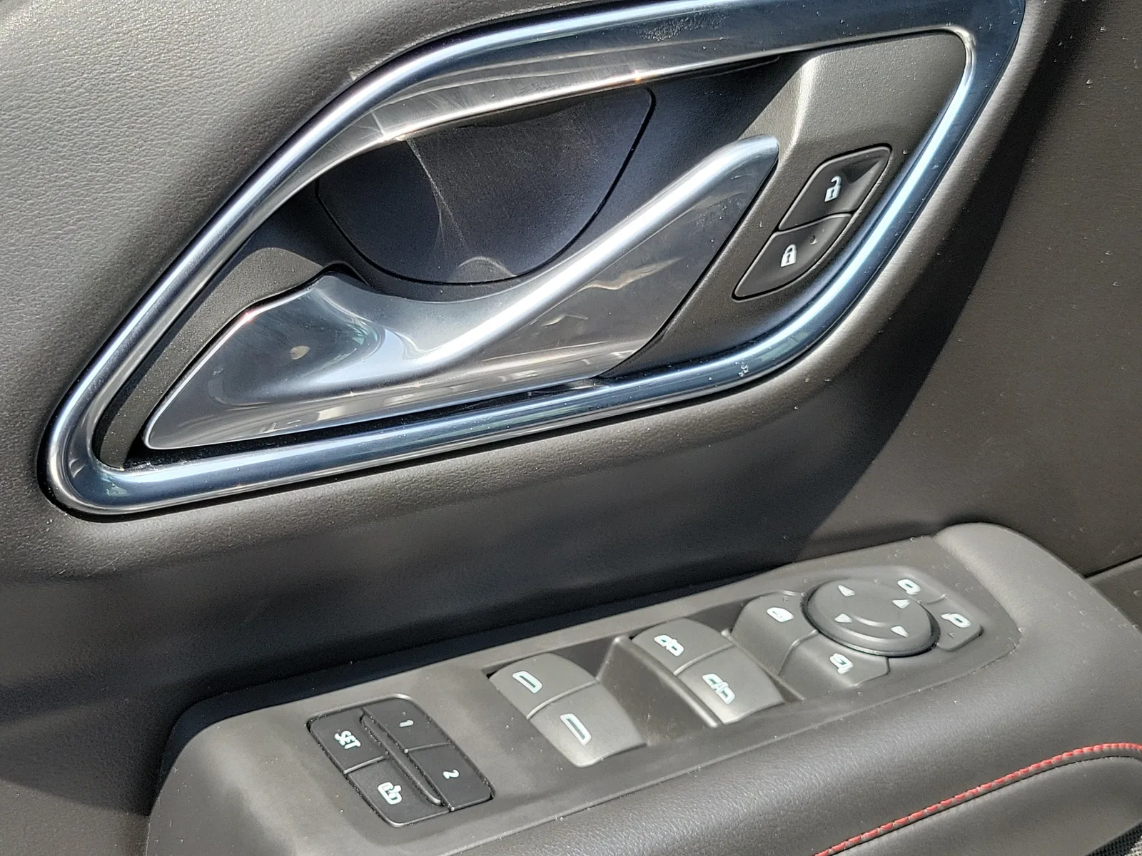2023 Chevrolet Suburban RST photo 25