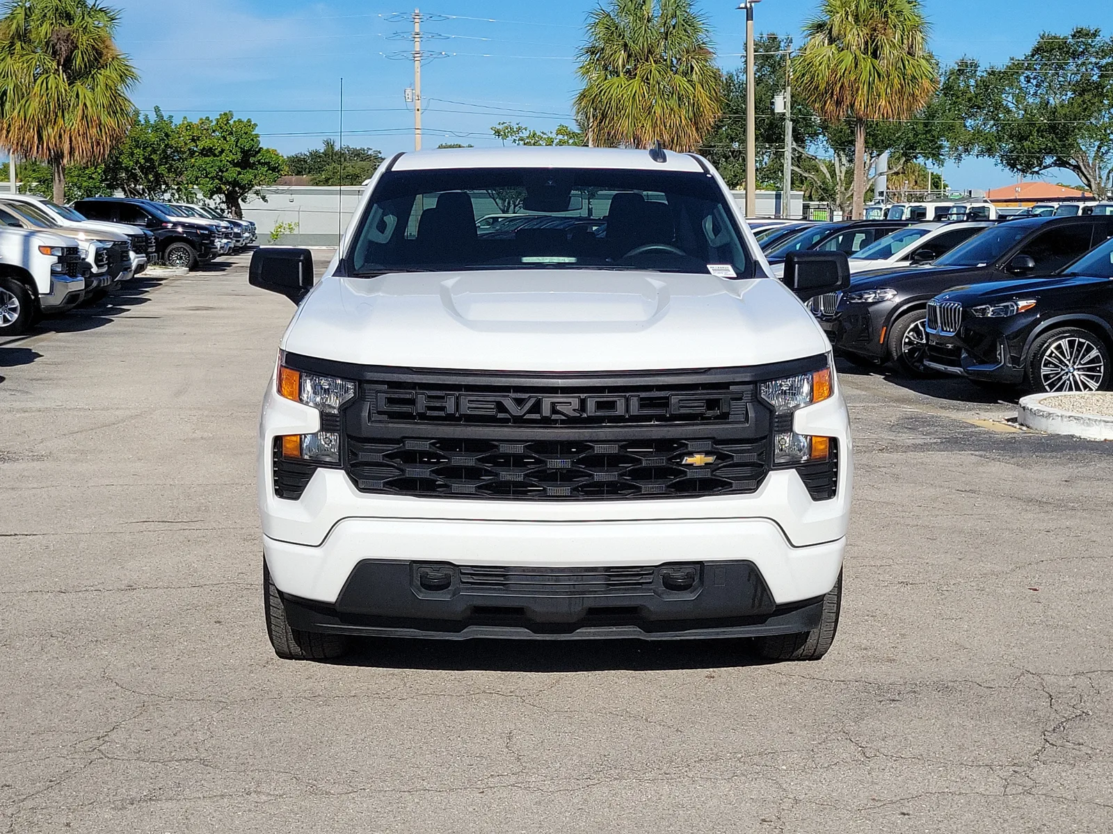 2023 Chevrolet Silverado 1500 Custom photo 8