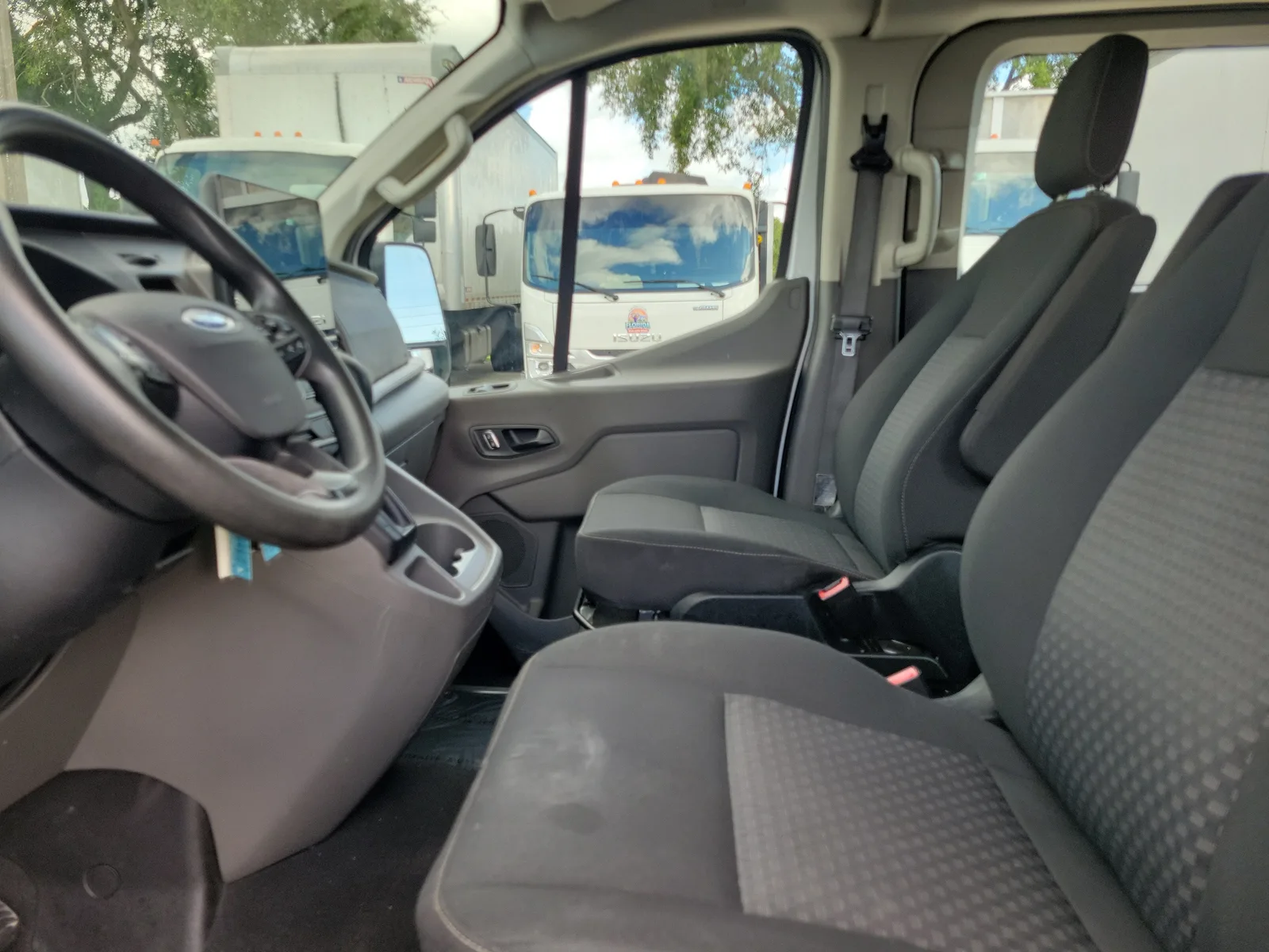 2022 Ford Transit Passenger Wagon XL photo 21