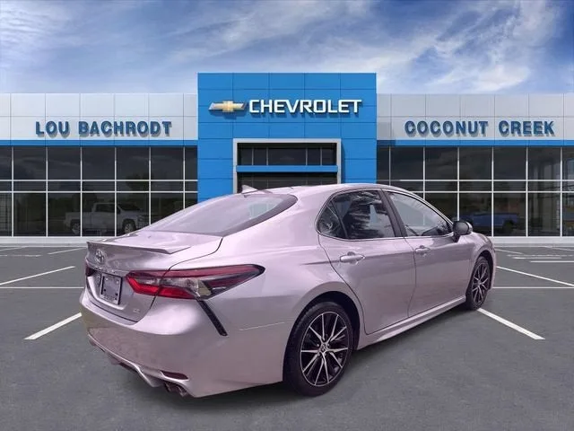 2024 Toyota Camry SE photo 8