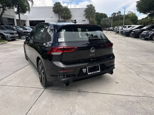 2023 Volkswagen Golf GTI SE photo 34