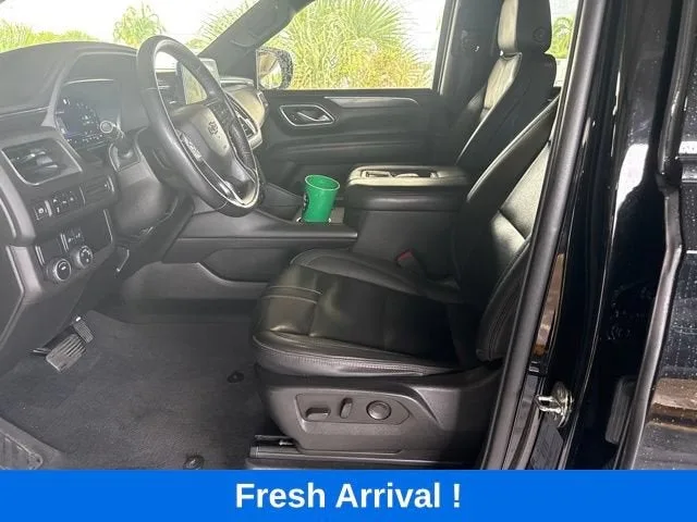 2023 Chevrolet Suburban RST photo 2
