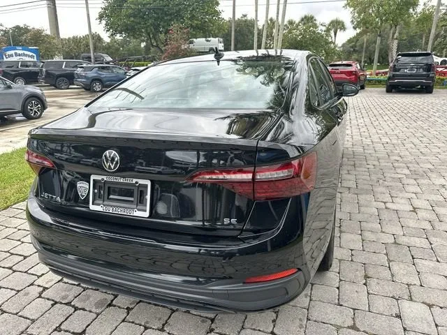 2024 Volkswagen Jetta SE photo 37
