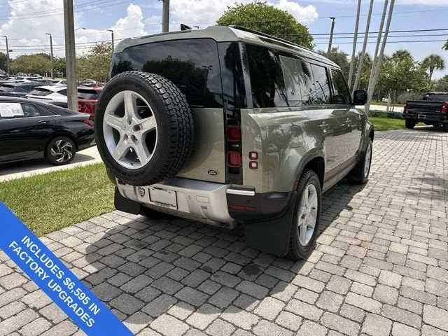 2020 Land Rover Defender HSE photo 36