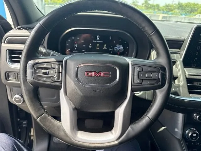 2023 GMC Yukon XL SLT photo 7