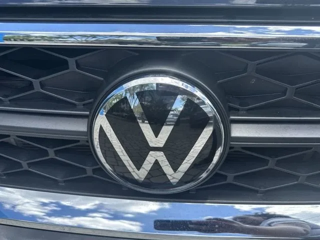 2024 Volkswagen Taos SE photo 10