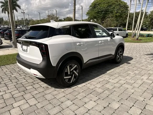 2025 Nissan Kicks SV photo 37