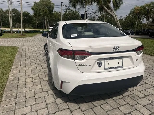 2024 Toyota Corolla LE photo 12