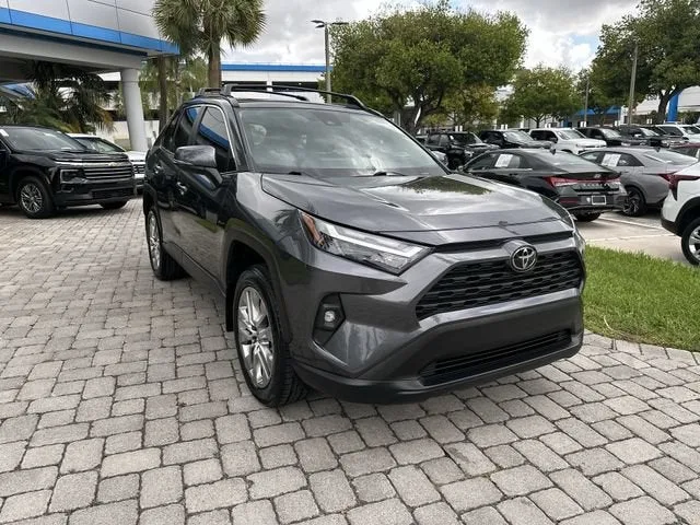 2024 Toyota RAV4 XLE Premium photo 17