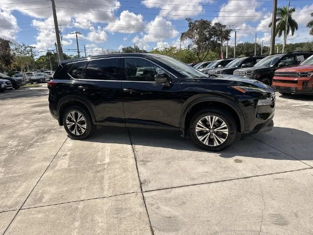 2021 Nissan Rogue SV photo 15