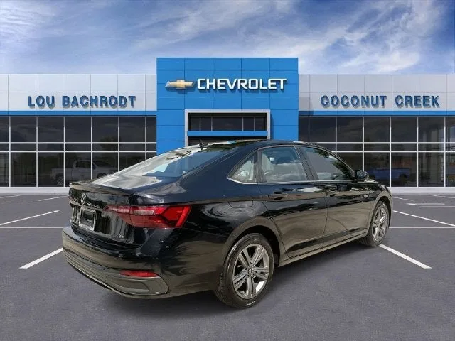 2024 Volkswagen Jetta SE photo 8