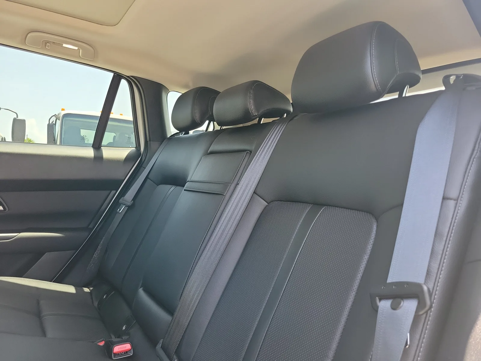 2026 Mazda CX-50 Hybrid Premium photo 6