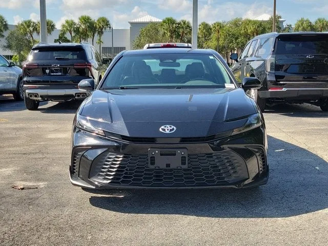 2025 Toyota Camry LE photo 8