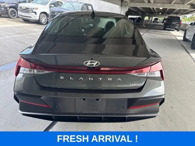 2024 Hyundai Elantra Limited photo 20